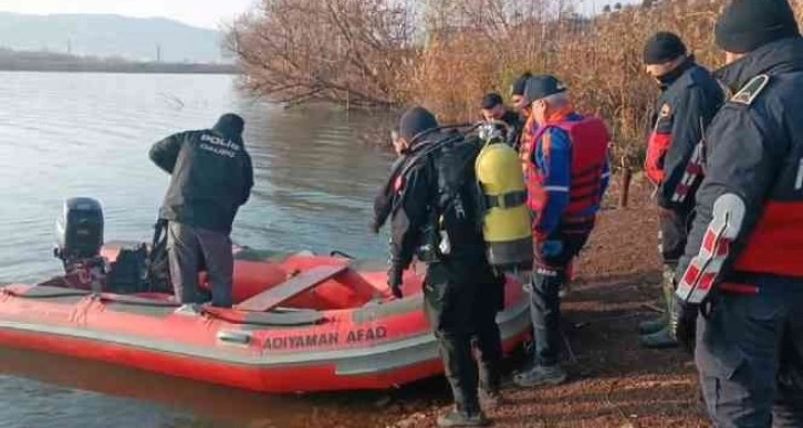 Tekne faciası sonrası arama kurtarma çalışmaları yeniden başladı