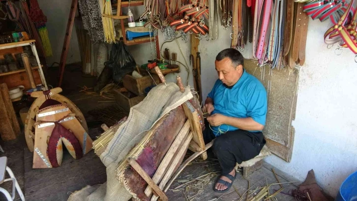 Teknolojiye yenilen semerciler son semerlerini dikiyor
