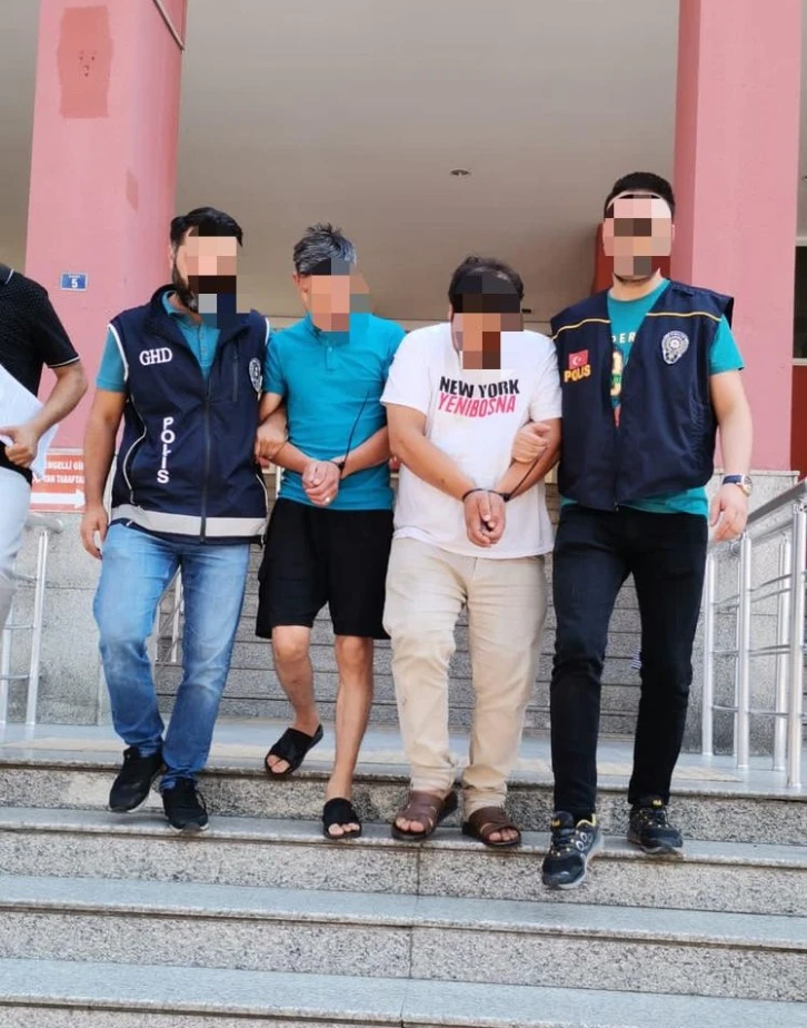 TEM’de durdurulan araçtan 9 düzensiz göçmen çıktı, 2 şüpheli tutuklandı
