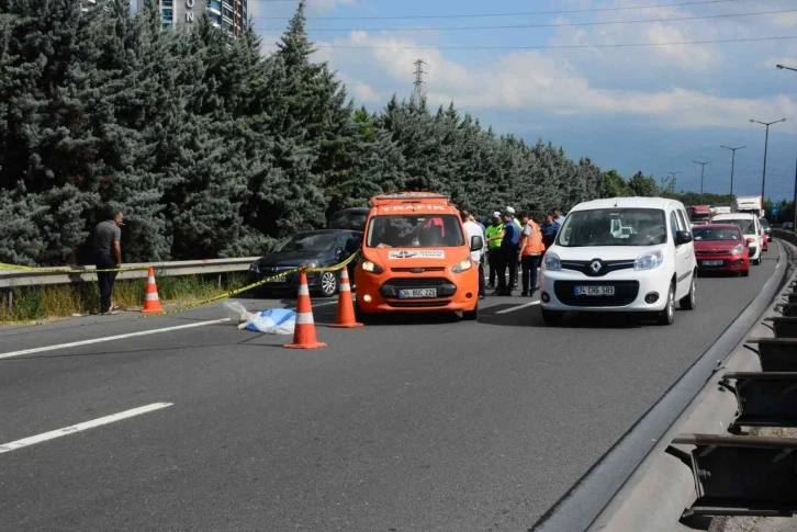 TEM’de lastik değiştirmek isterken canından oldu
