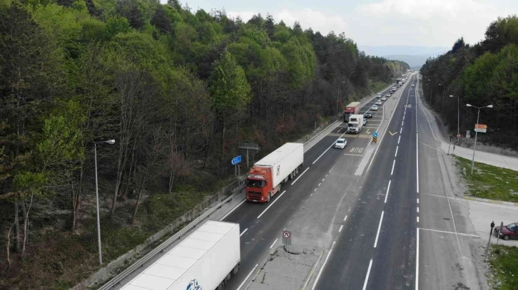 TEM’in Bolu Dağı geçişindeki yol çalışması D100’deki işletmecileri sevindirdi
