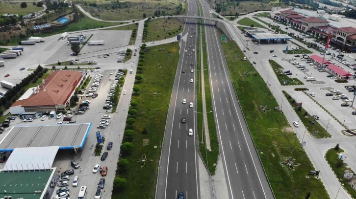 TEM’in Bolu geçişinde tatilcilerin dönüş yoğunluğu başladı
