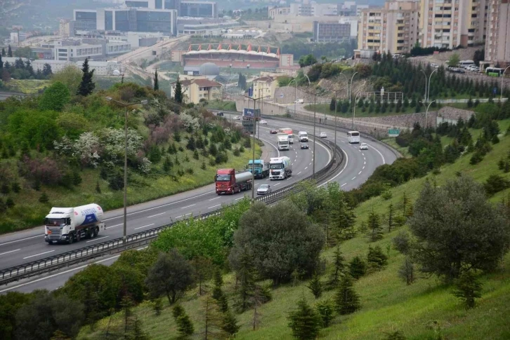 TEM Otoyolu Kocaeli geçişinde yoğunluk beklentinin altında seyrediyor
