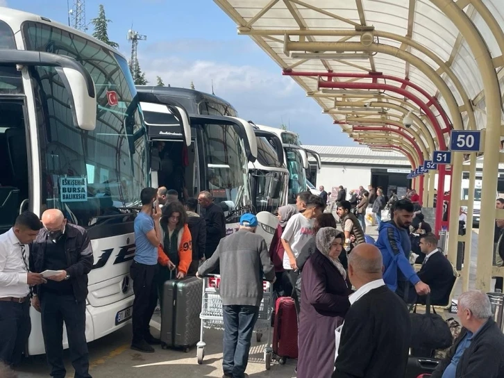 Terminalde bayram yoğunluğu yaşanıyor
