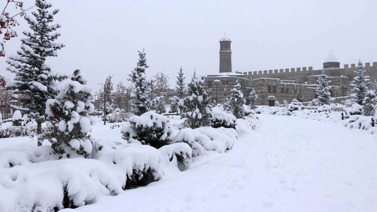 Termometreler eksi 22'yi gösterdi! 4 Şehir buz kesti