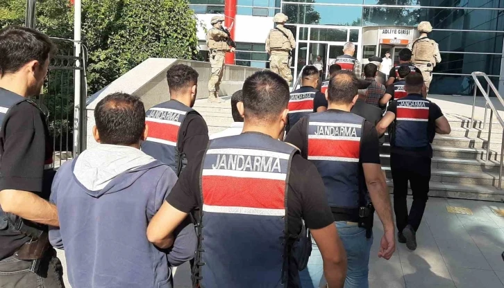 Terör operasyonunda gözaltına alınan 5 kişiden 3’ü tutuklandı
