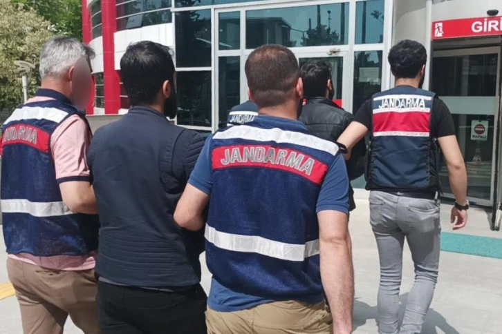 Terör operasyonunda gözaltına alınan şahıslar adliyeye sevk edildi