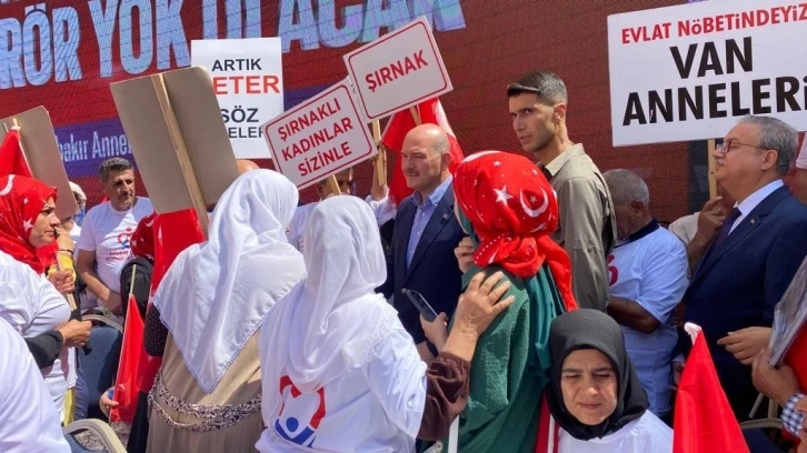 Terörle mücadele eden ailelerin evlat nöbeti 4’üncü yılında
