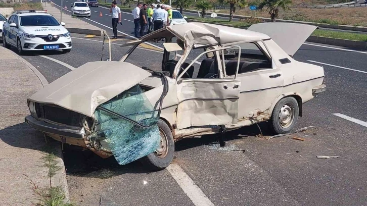 Ters yöne girdiği anda otobüsle çarpışan otomobilin sürücüsü öldü
