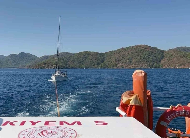 Tersane Adası açıklarında arızalanan tekneyi KIYEM kurtardı
