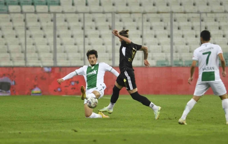 TFF 2. Lig: Bursaspor: 0 - Esenler Erokspor: 3
