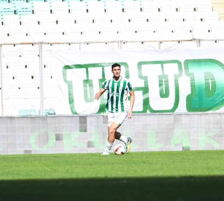 TFF 2. Lig: Bursaspor: 1 -  Beyoğlu Yeni Çarşı: 1
