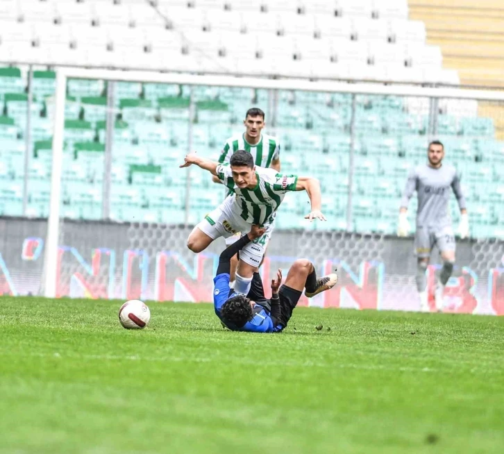 TFF 2. Lig: Bursaspor: 1 - Karacabey Belediyespor: 2
