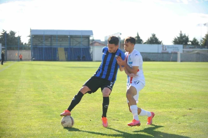 TFF 2. Lig: Karacabey Belediyespor: 1 - Beyoğlu Yeni Çarşı: 1
