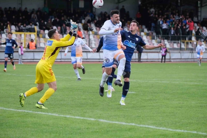 TFF 2. Lig: Somaspor: 1- İskenderunspor: 3
