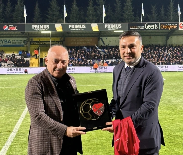 TFF Başkanı Büyükekşi ve beraberindeki heyet, Westerlo - Genk maçını izledi
