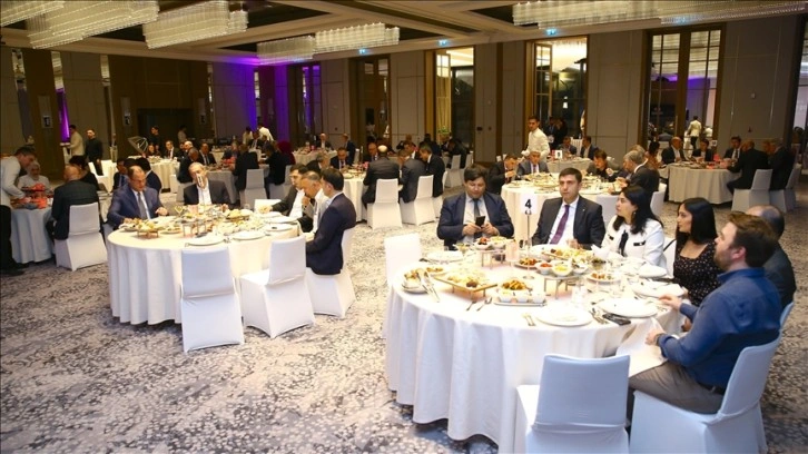 THY Bakü Müdürü Hamid Eldeleklioğlu'nun ev sahipliğinde iftar programı düzenlendi