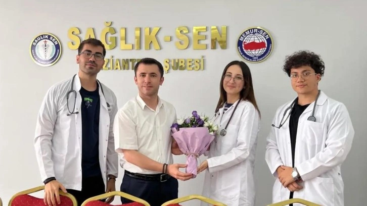 Tıp Fakültesi öğrencilerinin ilk stetoskopu Sağlık Sen’den