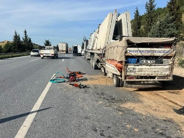 TIR'a arkadan çarpan kamyonetin sürücüsü hayatını kaybetti