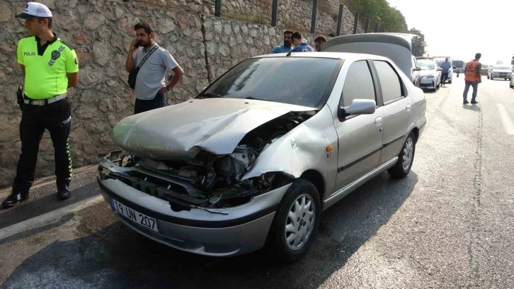 Tıra çarpan otomobilden dumanlar yükseldi: 1 yaralı
