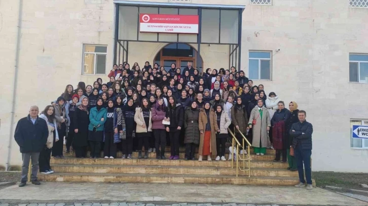 TOBB Kız Anadolu İmam Hatip Lisesi “Vakti Kuşanmak” etkinliği düzenledi
