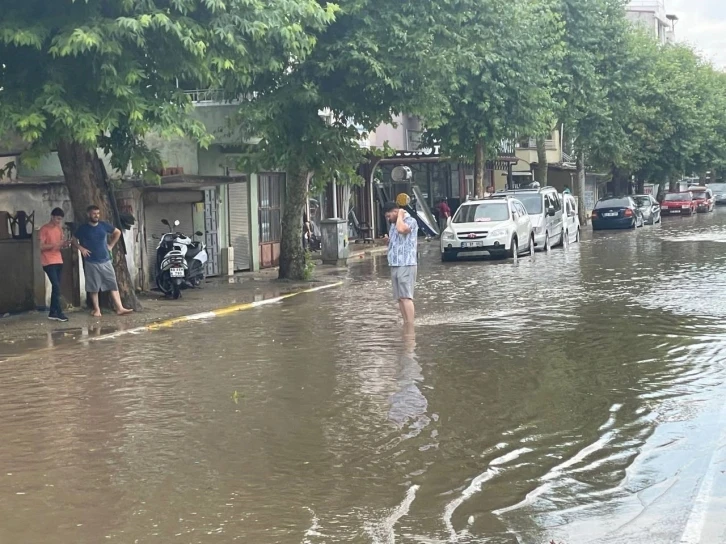 Tokat’ta etkili olan sağanak yağış hayatı olumsuz etkiledi
