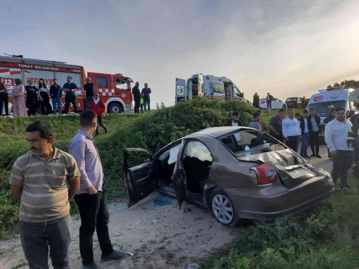 Tokat’ta otomobil şarampole devrildi: 5 yaralı
