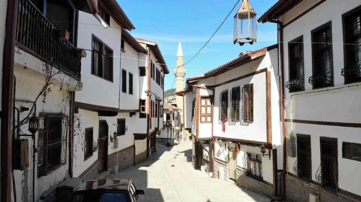 Tokat’ta tarihi sokak turizme kazandırıldı
