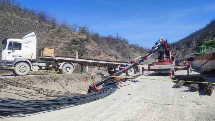 Tokat’ta üzerine vinç bomu devrilen işçi hayatını kaybetti
