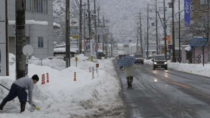 Tokyo Valisi'nden enerji faturalarının düşürülmesi için 'boğazlı kazak' önerisi