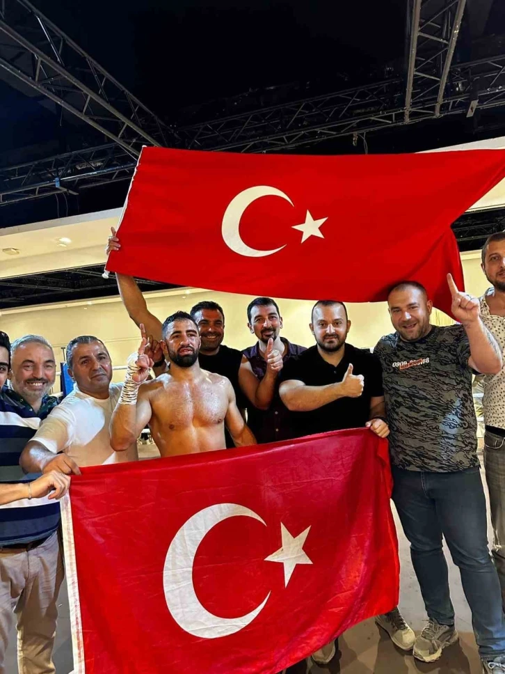 Tomarzalı Dünya Boks Şampiyonu Aydemir, Afrika’da Türk bayrağını dalgalandırdı
