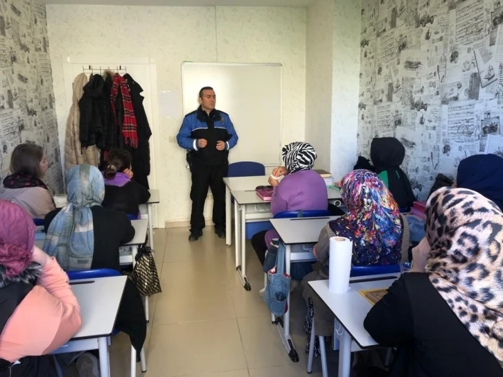 Toplum destekli polislerden bilgilendirme çalışmaları
