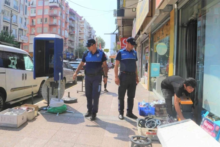 Toroslar’da kaldırım işgali denetimi yapıldı
