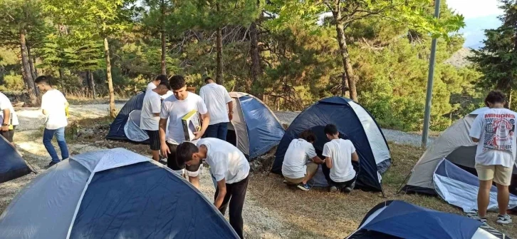 Toroslar’ın gençleri doğa kampında
