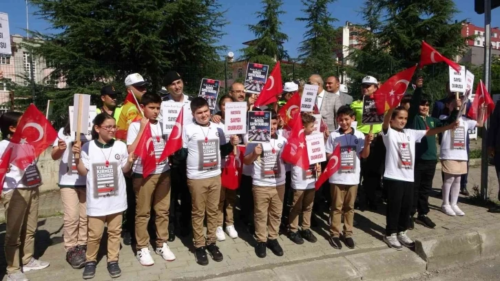 Trabzon’da “Yayalara öncelik duruşu, hayata saygı duruşu” etkinliği
