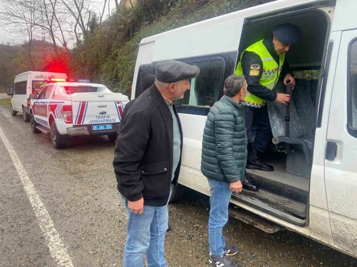 Trafik jandarmasından öğrenci servislerine dennetim
