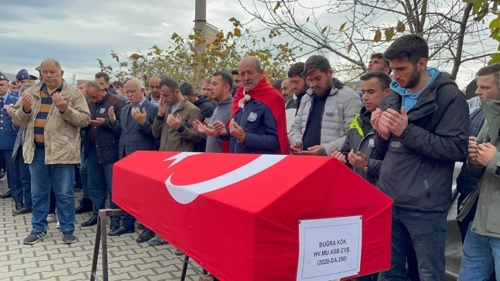 Trafik kazasında hayatını kaybeden astsubaya hüzünlü veda
