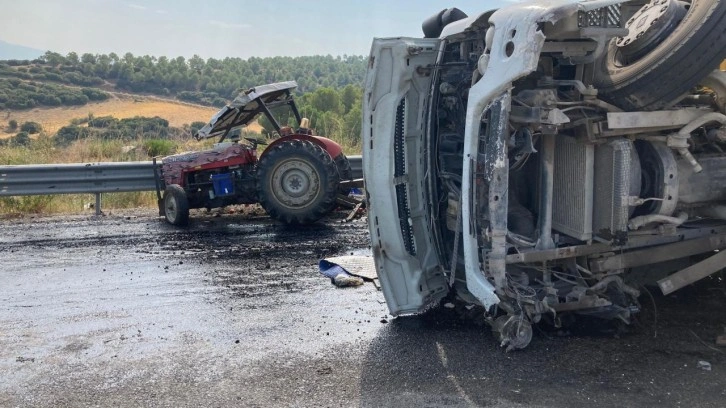 Traktör 300 metre sürüklendi... Manisa'da feci kaza: 1 ölü 4 yaralı