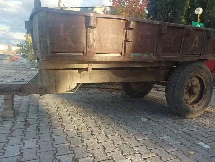 Traktör römorkundan düşen kadın yaralandı
