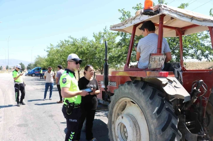 Traktör sürücüleri bayram trafiğine karşı uyarıldı
