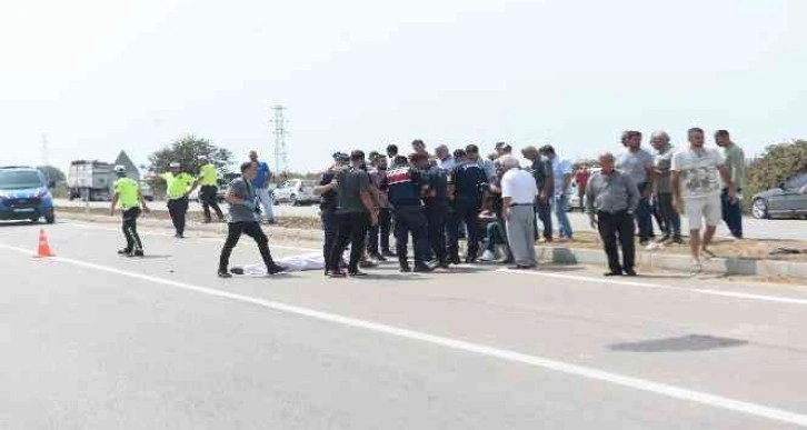 Traktöre çarpan motosiklet sürücüsü hayatını kaybetti