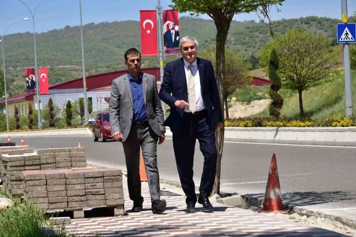 Tramvay çalışmaları kaldırım düzenleme çalışmaları ile başladı
