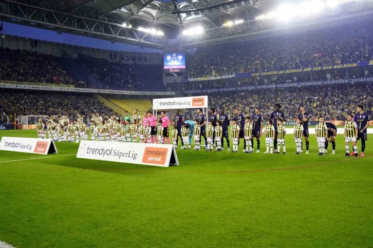 Trednyol Süper Lig: Fenerbahçe: 0 - Kasımpaşa:0 (Maç devam ediyor)
