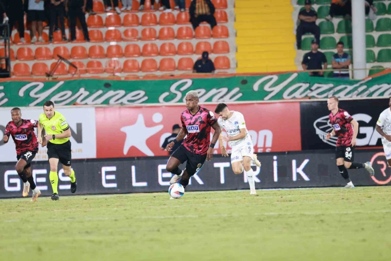 Trendyol Süper Lig: Alanyaspor: 1 - Kasımpaşa: 2 (Maç sonucu)
