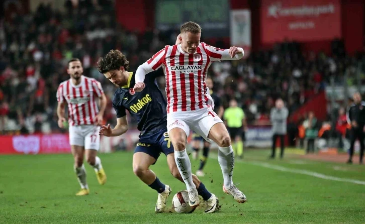 Trendyol Süper Lig: Antalyaspor: 0 - Fenerbahçe: 0 (Maç devam ediyor)
