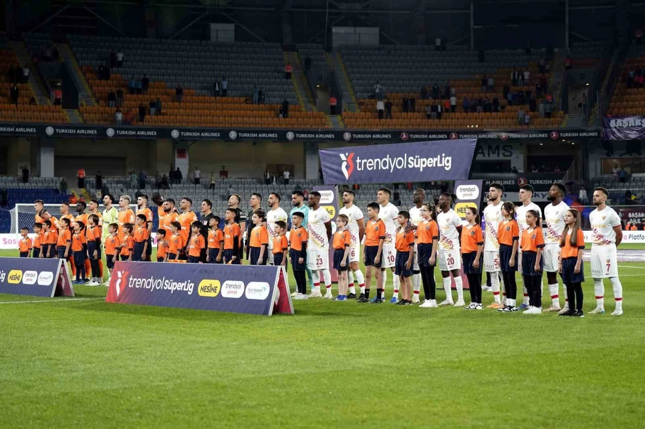 Trendyol Süper Lig: Başakşehir: 0 - Kayserispor: 0 (Maç devam ediyor)
