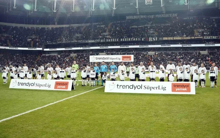 Trendyol Süper Lig: Beşiktaş: 0 - Trabzonspor: 0 (Maç devam ediyor)
