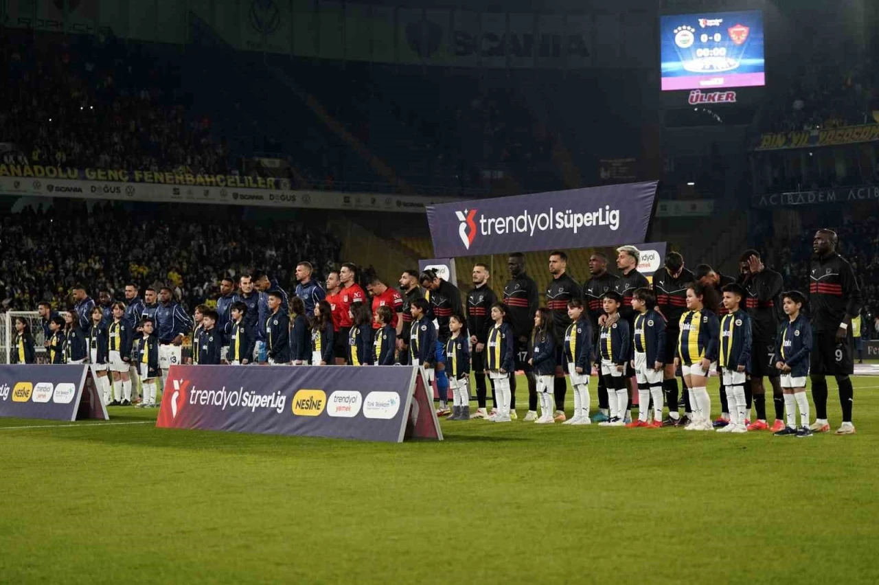 Trendyol Süper Lig: Fenerbahçe: 1 - Atakaş Hatayspor: 0 (Maç devam ediyor)
