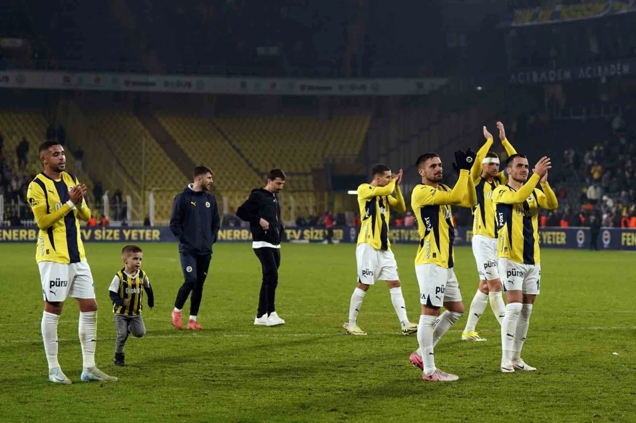 Trendyol Süper Lig: Fenerbahçe: 3 - Başakşehir: 1 (Maç sonucu)
