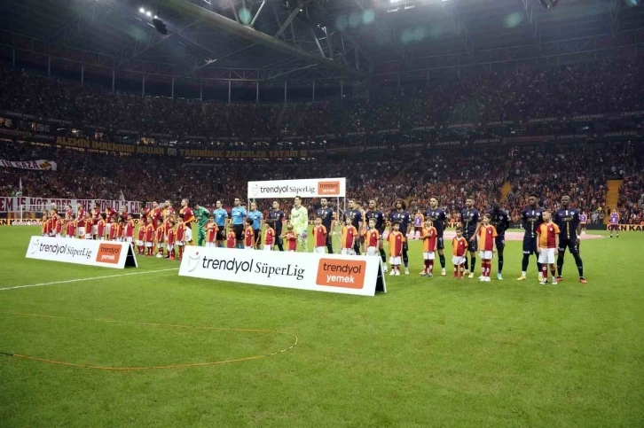 Trendyol Süper Lig: Galatasaray: 0 - Kasımpaşa: 0 (Maç devam ediyor)
